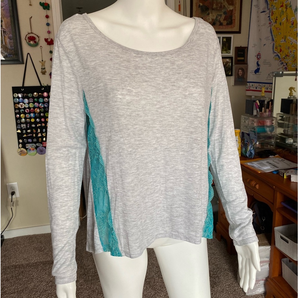 american eagle top size medium